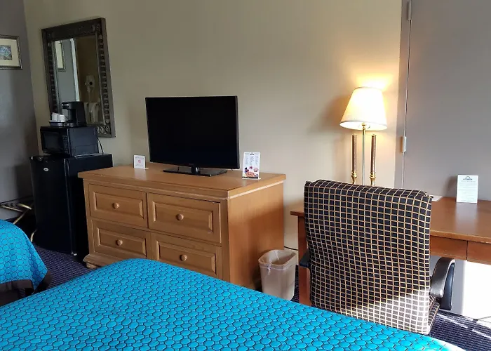 Days By Wyndham Near Airport 2*