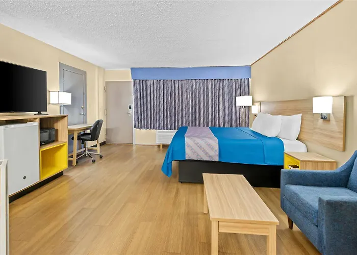 Days By Wyndham Near Airport Motel Lafayette
