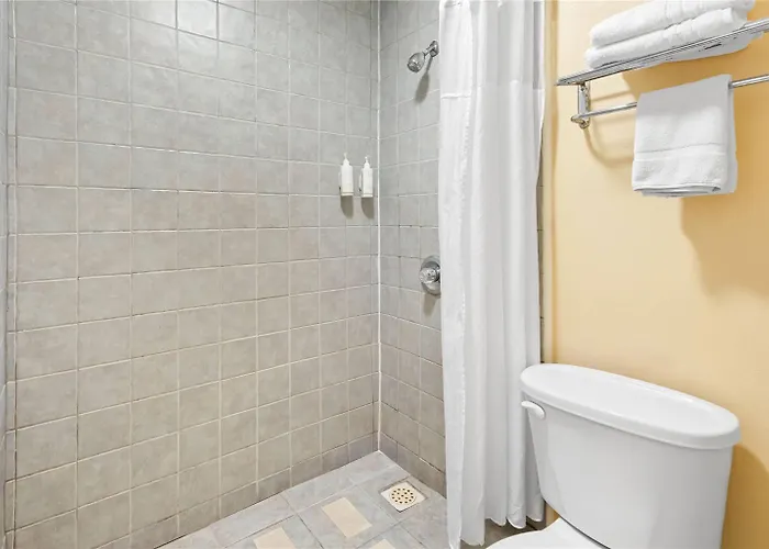 Days By Wyndham Near Airport Motel 2*