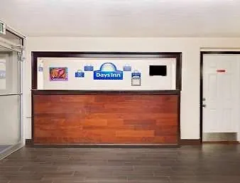 Motel Days By Wyndham Near Airport 2*