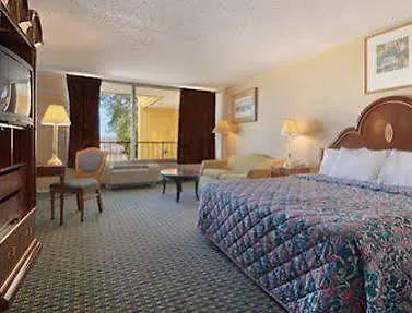 Days By Wyndham Near Airport